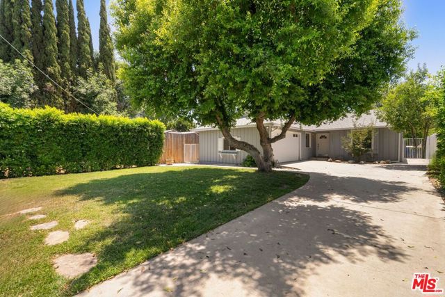 22652 Burbank Boulevard, Woodland Hills, California 91367, 3 Bedrooms Bedrooms, ,2 BathroomsBathrooms,Single Family Residence,For Sale,Burbank,24406779