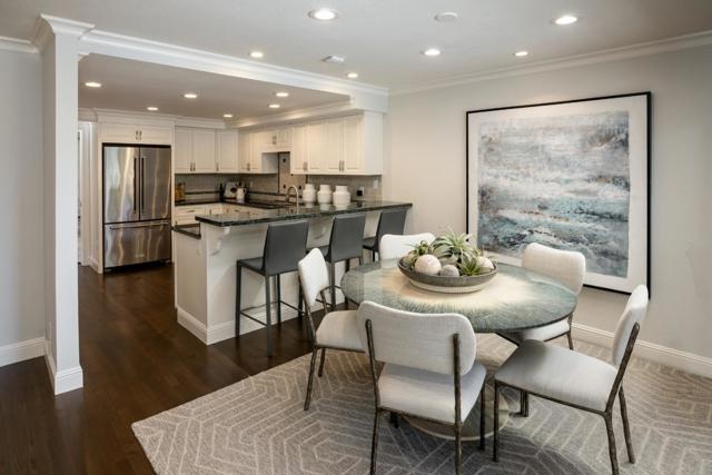 2 Hallmark Circle, Menlo Park CA: https://media.crmls.org/mediaz/62751a7d-56d3-41fe-b636-5baadc6a3147.jpg