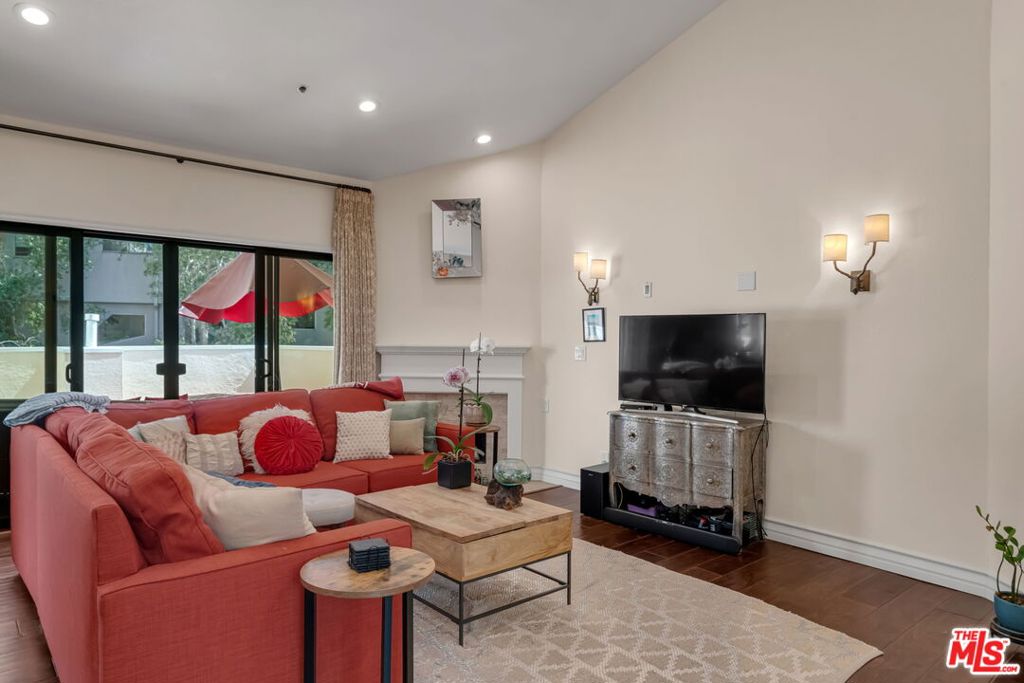 1722 Malcolm Avenue #304