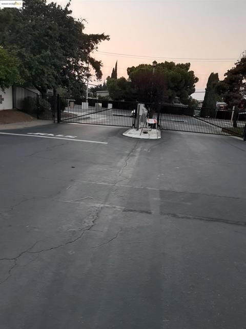 91 Diana Way, Antioch CA: https://media.crmls.org/mediaz/62760952-3630-4d2b-9918-073afab3068e.jpg