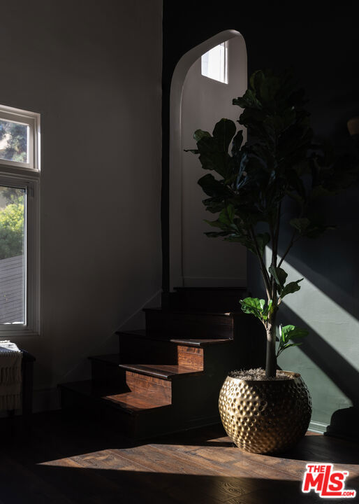 https://media.crmls.org/mediaz/62761f5d-d8c5-4d8f-a20a-8c101215db90.jpg?preset=X-Large