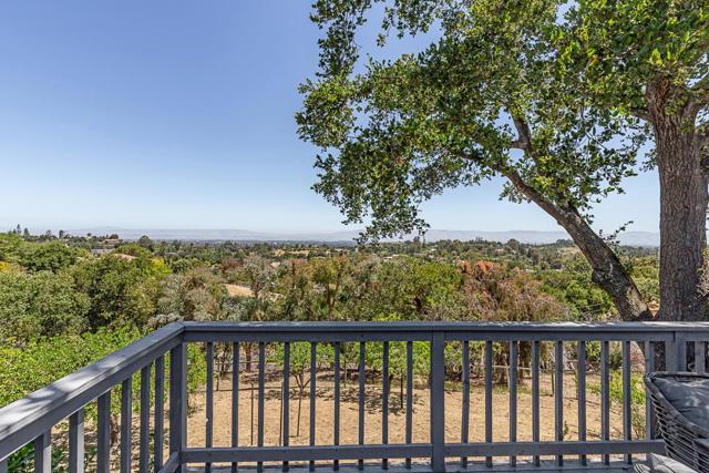 13038 Vista Del Valle Court, Los Altos Hills CA: https://media.crmls.org/mediaz/62765385-8cdb-482f-a006-1f06f7c7c434.jpg
