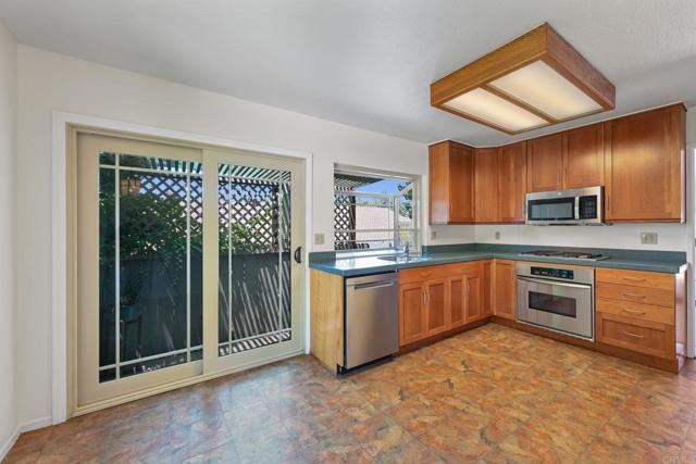 9574 Paseo Montril, San Diego CA: https://media.crmls.org/mediaz/6276c4a0-eb16-4dd2-8449-e3768fc6b7f2.jpg