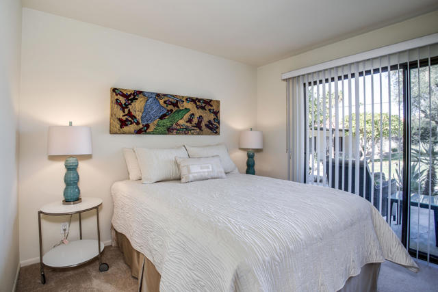 45780 Ocotillo Drive, Palm Desert CA: https://media.crmls.org/mediaz/6276e828-716b-4253-8188-0dd4d62208ec.jpg