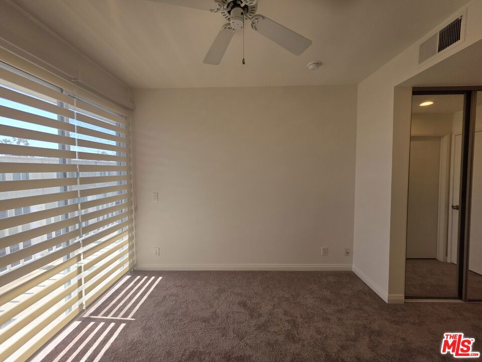 https://media.crmls.org/mediaz/62771307-177a-4669-8030-843daec3722c.jpg?preset=X-Large