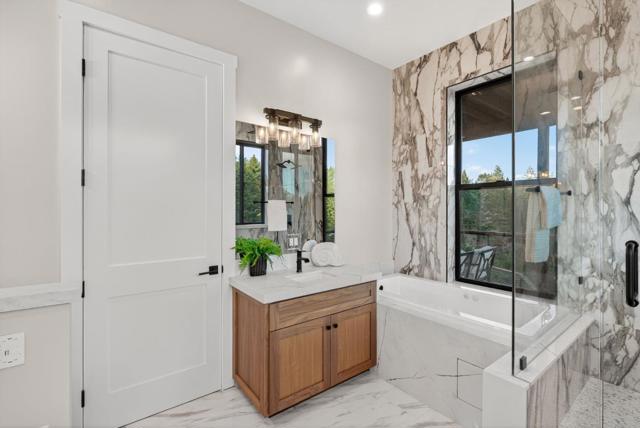 230 Fern Rock Way, Boulder Creek CA: https://media.crmls.org/mediaz/627714a0-3c46-4599-b9e8-c2c3a5547163.jpg