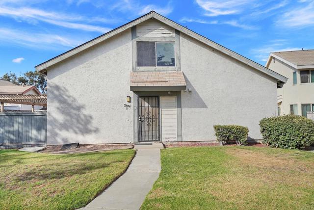 Detail Gallery Image 1 of 33 For 2876 Casey St #B,  San Diego,  CA 92139 - 3 Beds | 2 Baths