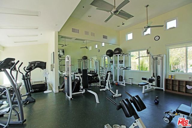 1648 Chastain, Pacific Palisades CA: https://media.crmls.org/mediaz/6278f398-ad69-44ff-b2d6-fb20a8d2794b.jpg