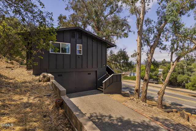 11220 N Ventura Avenue, Ojai CA: https://media.crmls.org/mediaz/627944eb-af86-4856-90e7-bd33d35c22dd.jpg