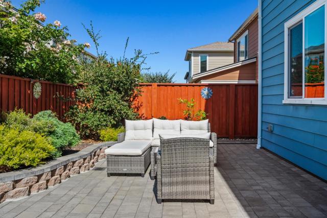 2721 Parkview Way, Marina CA: https://media.crmls.org/mediaz/62797fb0-7142-4f30-b1e1-13b642e6239a.jpg