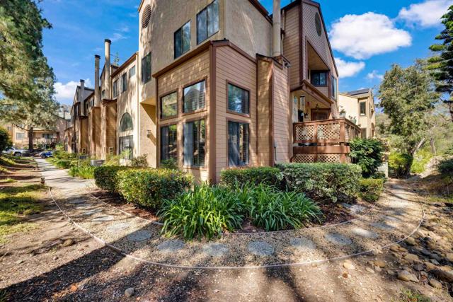 9327 Lake Murray Blvd, San Diego CA: https://media.crmls.org/mediaz/6279a83c-eafd-4c7e-b463-e8a9b3749d67.jpg