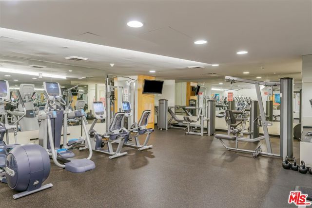 Image 36 of 38 For 13600 Marina Pointe Drive 605
