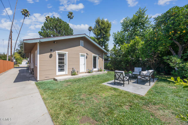 975 N Mentor Avenue, Pasadena CA: https://media.crmls.org/mediaz/627a4006-832f-4f91-94ec-8b85db19b1da.jpg