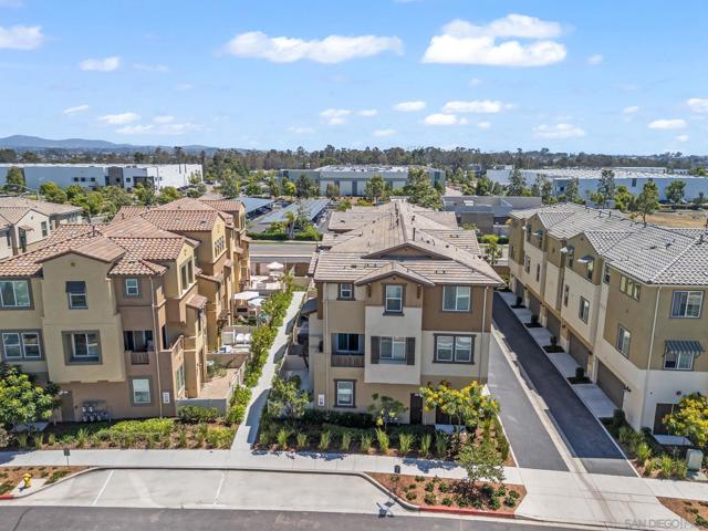 1235 Via Lucero, Oceanside CA: https://media.crmls.org/mediaz/627a63c0-bd5c-42d4-af2e-075cb5fc1144.jpg