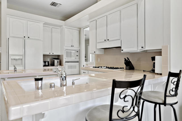 2450 Quincy Way, Palm Springs CA: https://media.crmls.org/mediaz/627bdf4a-4fe0-4427-91eb-0010d919a98d.jpg