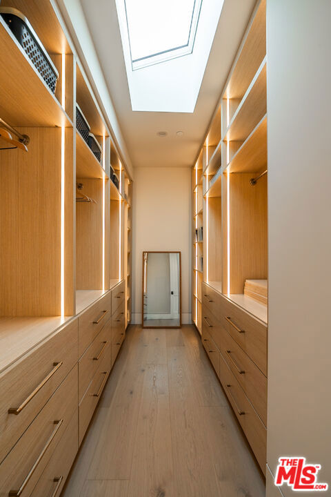 3076 Glenhurst Avenue, Los Angeles CA: https://media.crmls.org/mediaz/627bea67-2d48-481d-a434-dd87275a1eb6.jpg