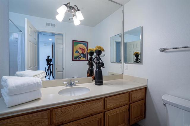 Detail Gallery Image 17 of 34 For 4717 Majorca Way, Oceanside,  CA 92056 - 2 Beds | 2 Baths