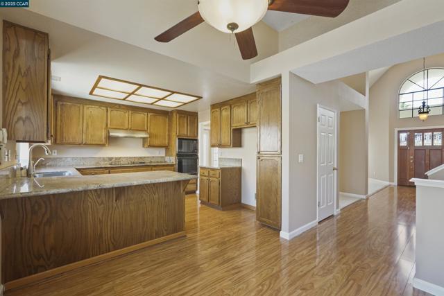 5535 Edgeview Dr, Discovery Bay CA: https://media.crmls.org/mediaz/627dc251-490a-47c6-a573-f97b555c42fd.jpg