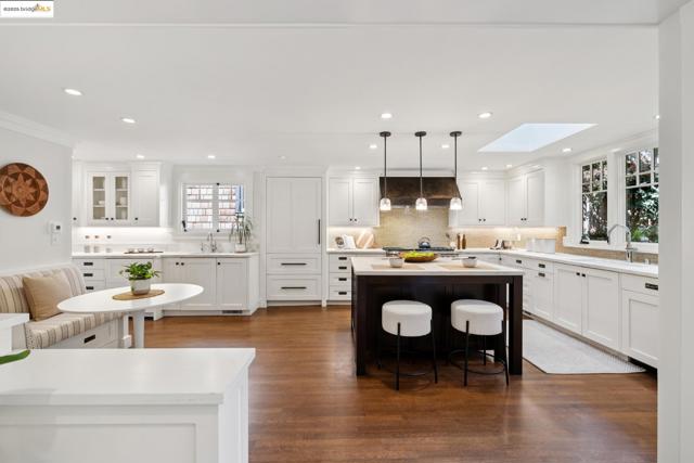 38 Bonita Ave., Piedmont CA: https://media.crmls.org/mediaz/627dec57-e3fd-4ac2-bee6-777ff83d45af.jpg