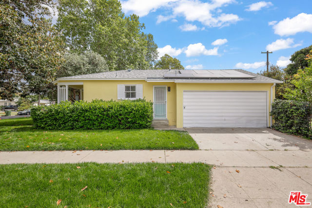 6961 Zelzah Avenue, Reseda CA: https://media.crmls.org/mediaz/627e1780-54c6-4fe5-ad00-86765758788e.jpg