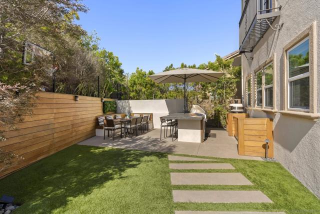 4706 Chase Ct, Carlsbad CA: https://media.crmls.org/mediaz/627e9261-a518-455b-8f64-7b2dfda472c3.jpg