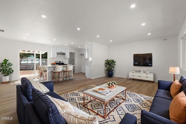 Detail Gallery Image 4 of 31 For 840 Morro Way, Oxnard,  CA 93033 - 3 Beds | 2 Baths