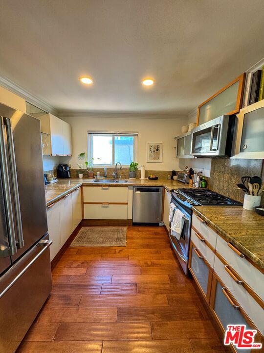 864 Granville Avenue photo 53
