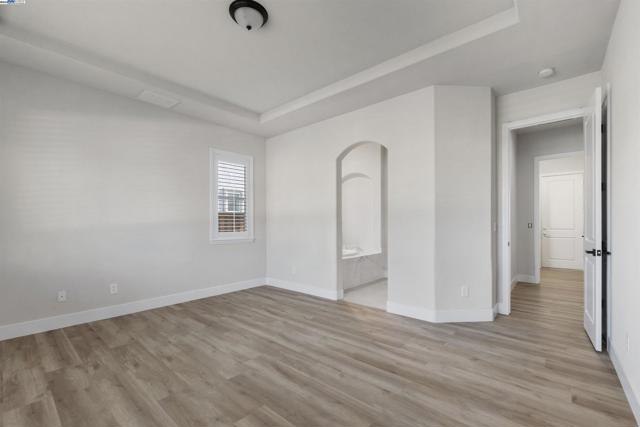 1060 swan river ct, Vacaville CA: https://media.crmls.org/mediaz/6280101d-24c6-4475-8c52-04921b013e81.jpg
