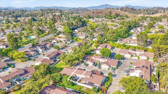 220 Eveningside Gln, Escondido CA: https://media.crmls.org/mediaz/62808f32-935b-4749-a64d-3b79e8ad0279.jpg