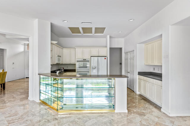 78368 Sunrise Canyon Avenue, Palm Desert CA: https://media.crmls.org/mediaz/628094e9-ff7b-4446-b455-573485720f96.jpg