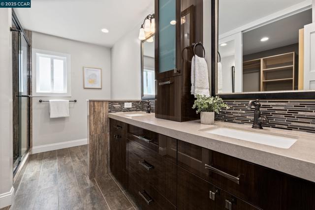 1092 Hillendale Ct, Walnut Creek CA: https://media.crmls.org/mediaz/62811813-4415-442b-bcdf-50c80142d796.jpg