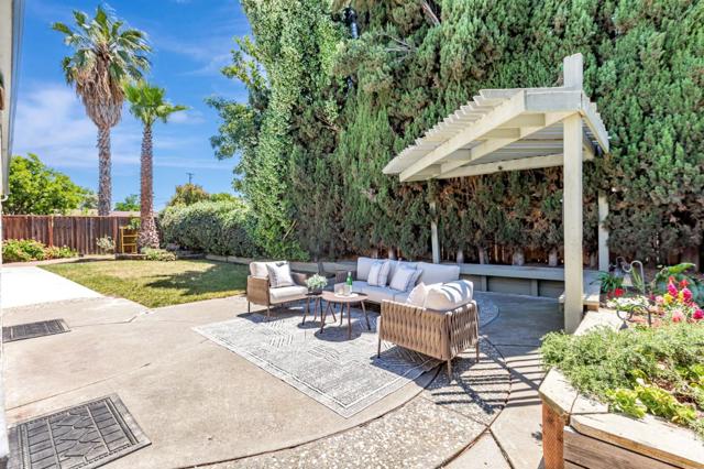 3308 Valley Forge Way, San Jose CA: https://media.crmls.org/mediaz/62816757-7af2-4e5f-8eca-03cf14c73afa.jpg