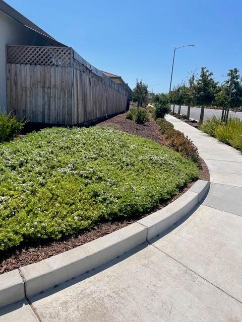 2001 Wildflower Drive, Hollister CA: https://media.crmls.org/mediaz/6281b0fa-66a4-487c-be8b-289e7e32884c.jpg