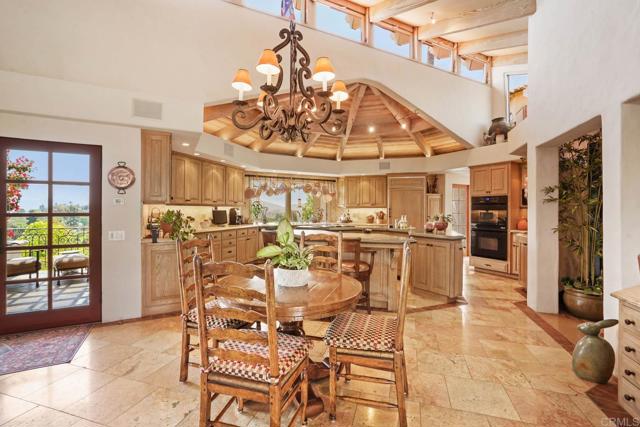 4652 Resmar Road, La Mesa CA: https://media.crmls.org/mediaz/628250e0-e437-4c41-8208-c28715b2632d.jpg