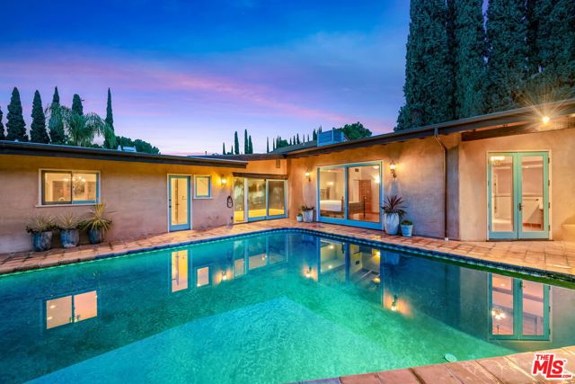16141 Bayberry Place, Sherman Oaks CA: https://media.crmls.org/mediaz/6282636e-f371-460d-a07e-0f3f2df39e58.jpg