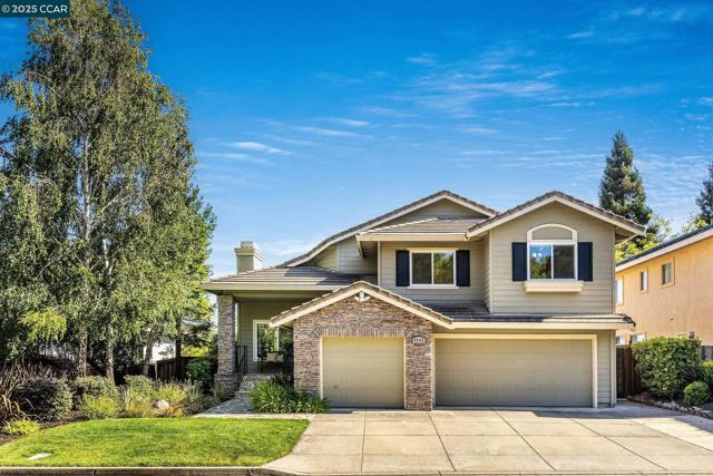 4040 Westminster Pl, Danville CA: https://media.crmls.org/mediaz/6282d8e9-df22-4a10-9572-8815857da1ca.jpg