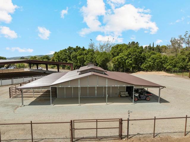 804 Comstock Road, Hollister CA: https://media.crmls.org/mediaz/62830e60-65b0-4872-a3ae-9f57eec4b06d.jpg
