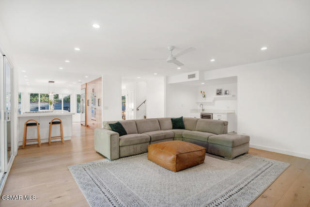 29504 Woodbrook Drive, Agoura Hills CA: https://media.crmls.org/mediaz/6283183f-4045-45f0-a00b-8f55f1178fd8.jpg