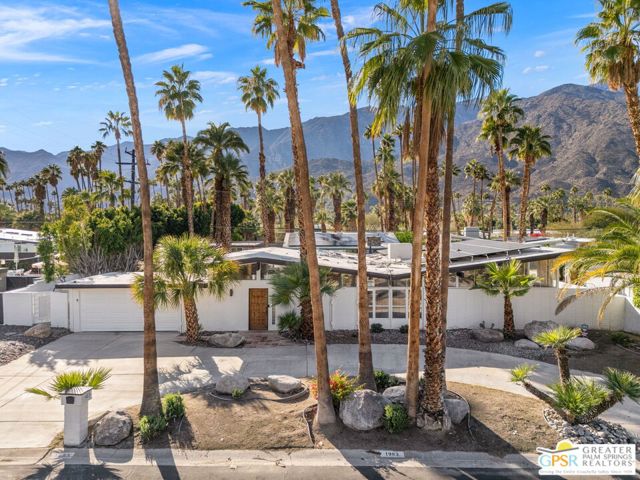 1983 S Yucca Place, Palm Springs CA: https://media.crmls.org/mediaz/62831ad2-7e30-4e14-92ef-07003cd70842.jpg