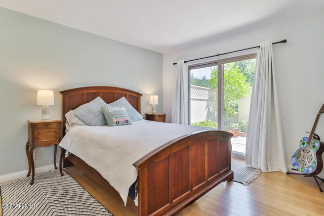 434 Vista Dorado Lane, Oak Park CA: https://media.crmls.org/mediaz/62833070-fa3d-4daa-947b-dfddf315efd0.jpg