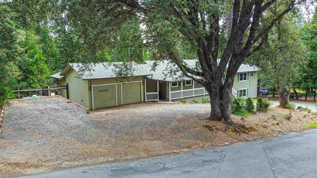 23357 Middle Camp Rd, Twain Harte CA: https://media.crmls.org/mediaz/62839017-56e1-4734-a14f-2b99b9082f7c.jpg