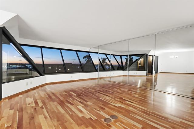 230 W Laurel Street, San Diego CA: https://media.crmls.org/mediaz/62842693-c791-4337-9a1c-dce15536ff26.jpg