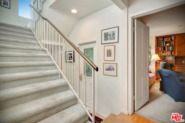 1519 Comstock Avenue, Los Angeles CA: https://media.crmls.org/mediaz/6284755e-a44f-4fd2-b684-d1a718730f64.jpg