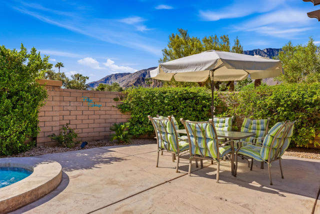 895 Ventana, Palm Springs, CA 92262