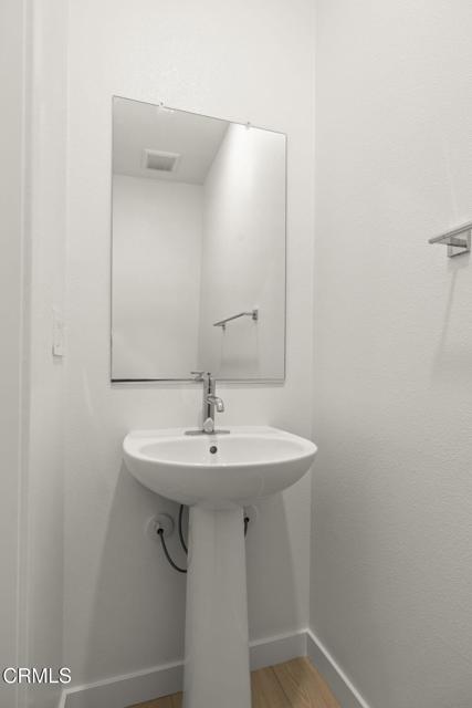 2402 Channel Drive, Ventura CA: https://media.crmls.org/mediaz/6284ed8d-8771-4a4b-83dc-74590c853179.jpg