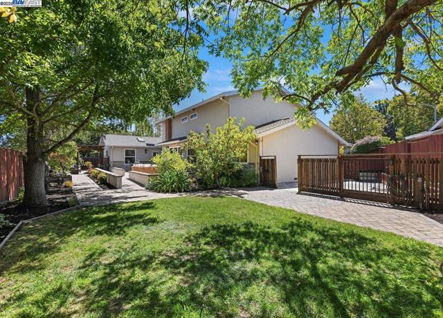 59 Arenas Ct, San Ramon CA: https://media.crmls.org/mediaz/62852312-d830-4954-bc76-b455f7fc35e1.jpg