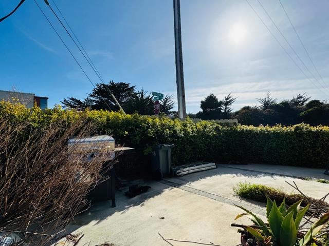 2259 Oceana Boulevard, Pacifica CA: https://media.crmls.org/mediaz/6286f407-18e5-4d79-b403-57d4d29c28aa.jpg