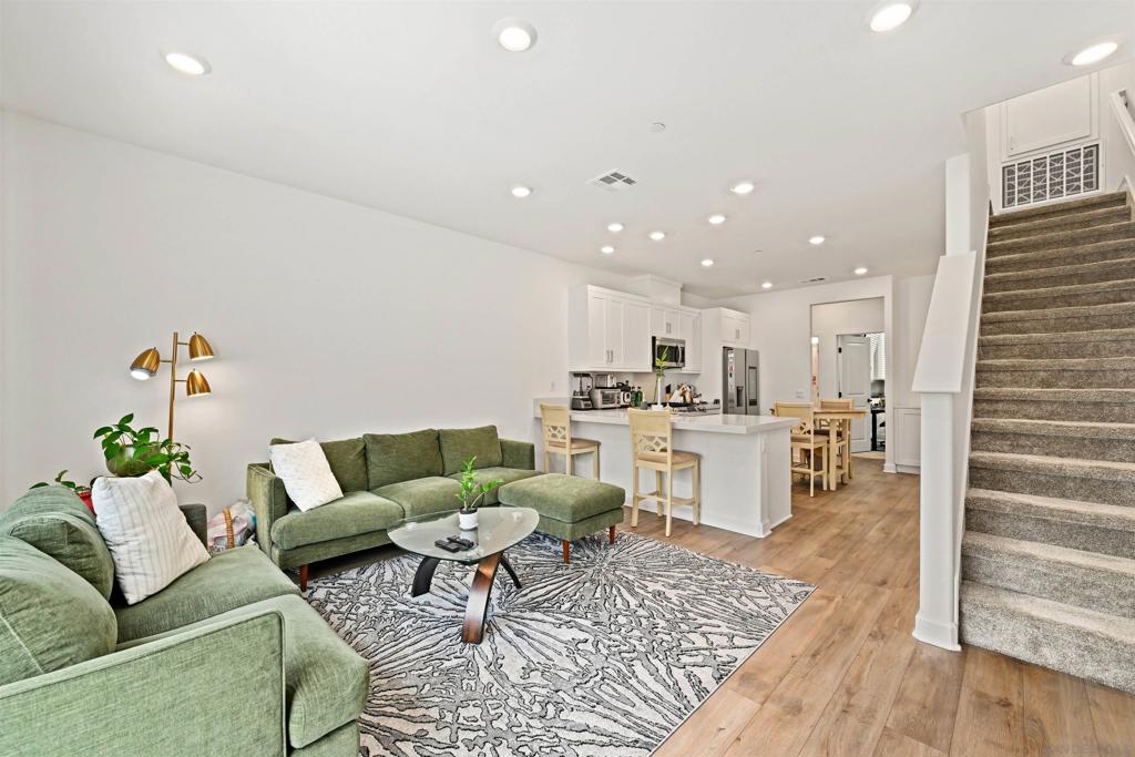 2066 Vela Ln