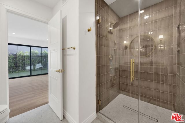 8815 Sari Avenue photo 16