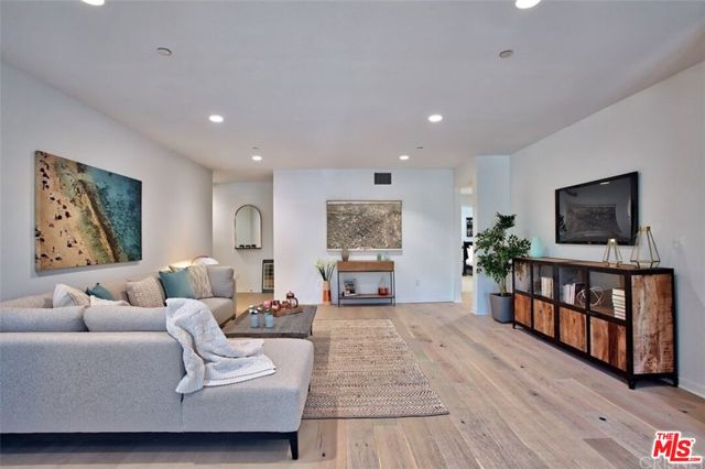 4240 Laurel Canyon Boulevard, 202 photo 8
